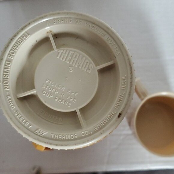 Vintage Thermos Brand Glass INSIDE Travel Coffee Container Harvest Gold Cup Lid - Picture 12 of 16